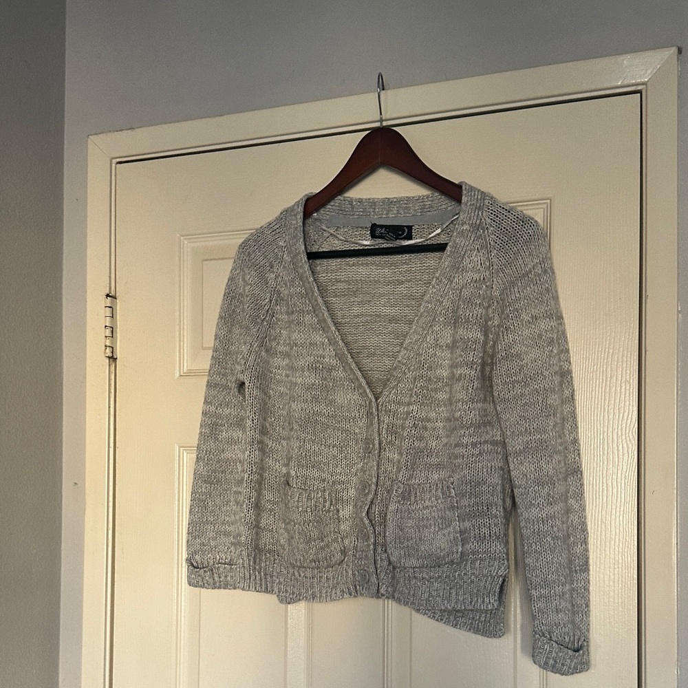 Elegant Gray Women's Cardigan